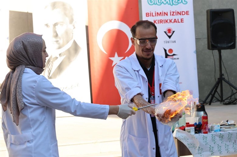 KIRIKKALE YENİ SPOR SALONU'NDA BİLİMFEST HEYECANI BAŞLADI